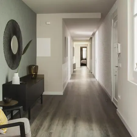 Luxus ספינת מלון *